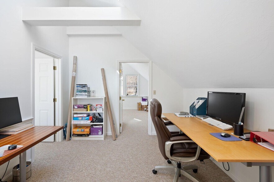 More Photos Of 15 Simpson Ln, Falmouth Office For Sale