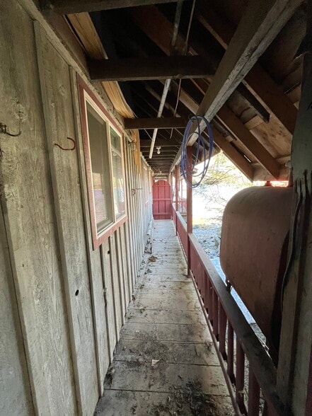 More Photos Of 1004 S Nordic Dr, Petersburg Hotel For Sale