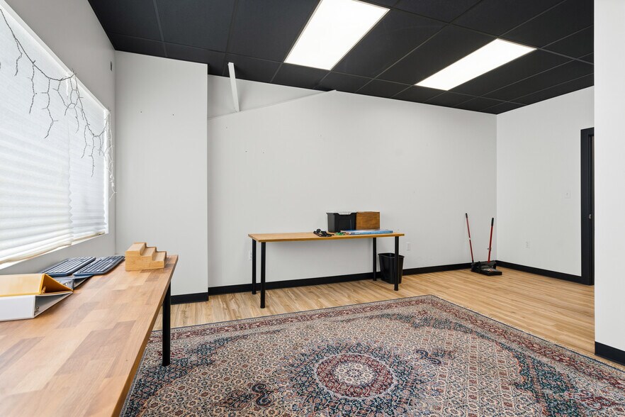 More Photos Of 22900 W Skelly Rd, Haskell Light Manufacturing For Sale