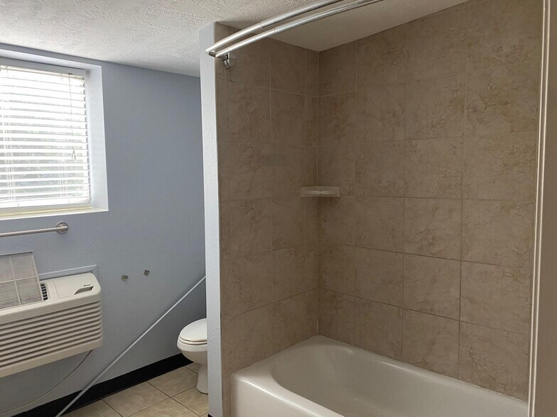 More Photos Of 7648 Broadview Dr, Houston Apartments For Sale