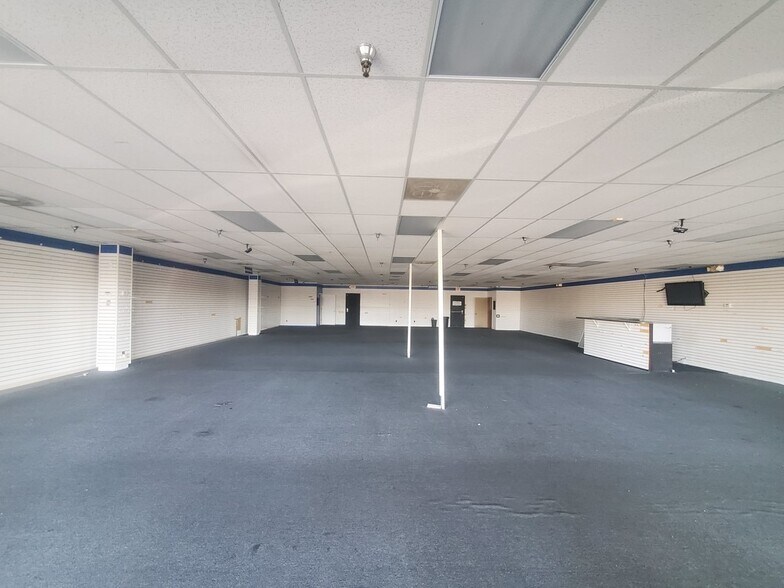 More Photos Of 5111-5159 W Thunderbird Rd, Glendale Unknown For Lease