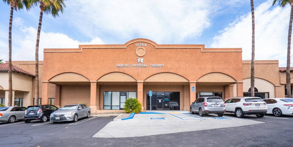 More Photos Of 31750-31764 Casino Dr, Lake Elsinore Storefront For Lease