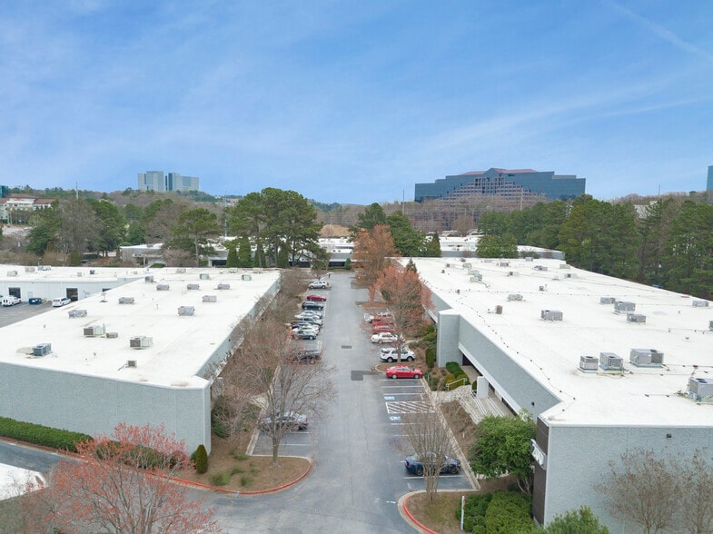 More Photos Of 120 Interstate N Pky E SE, Atlanta Light Distribution For Lease