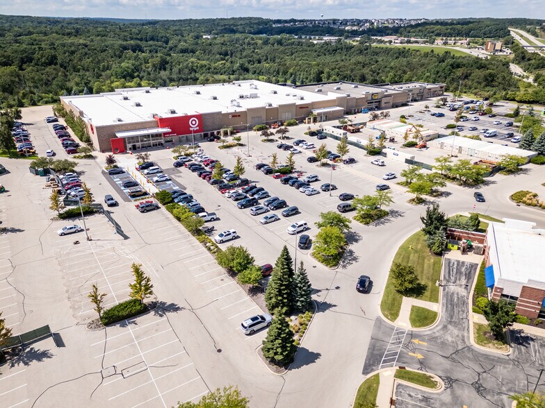 More Photos Of 700 N Edwards Blvd, Lake Geneva Freestanding For Sale