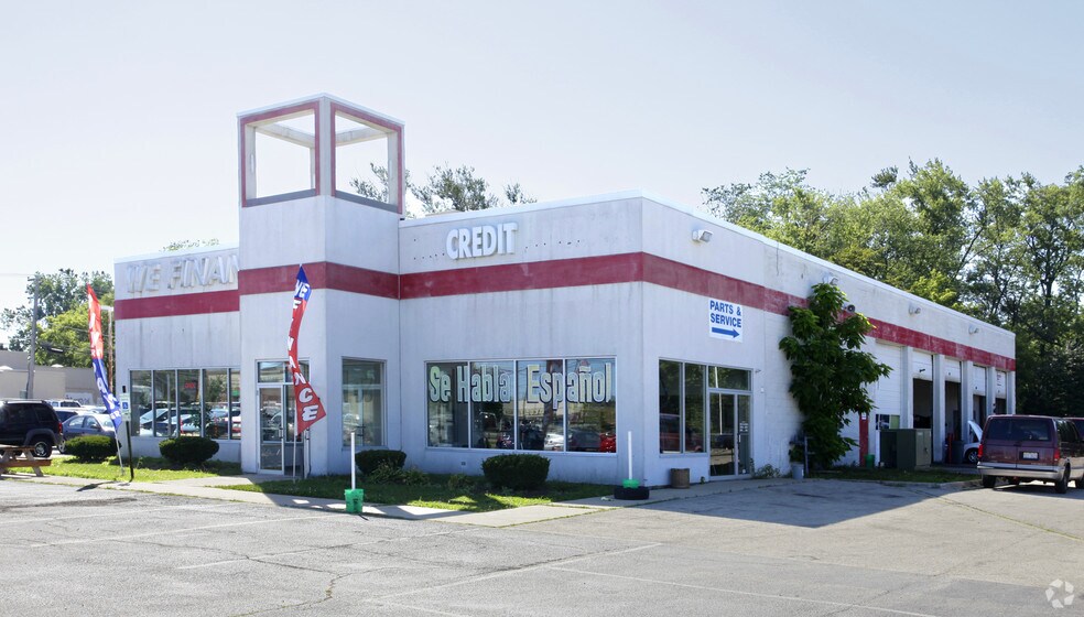 More Photos Of 3375 W Grand Ave, Waukegan Auto Dealership For Lease