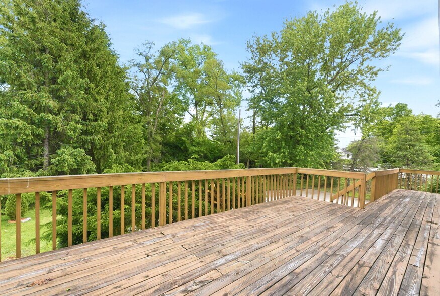 More Photos Of 10 Fairway Dr, Springboro Office Residential For Sale