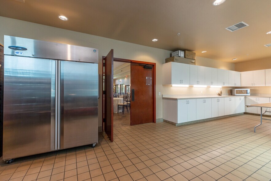More Photos Of 11200 N Eastern Ave, Oklahoma City Lodge Meeting Hall For Sale