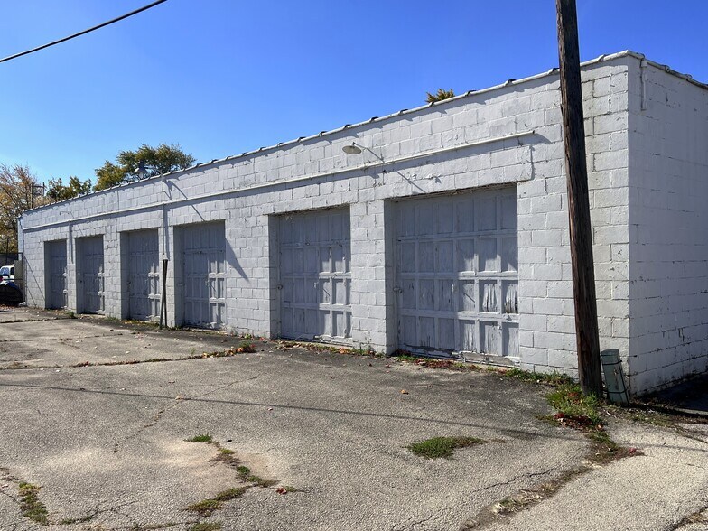 More Photos Of 5642 N 2nd St, Loves Park Office For Sale