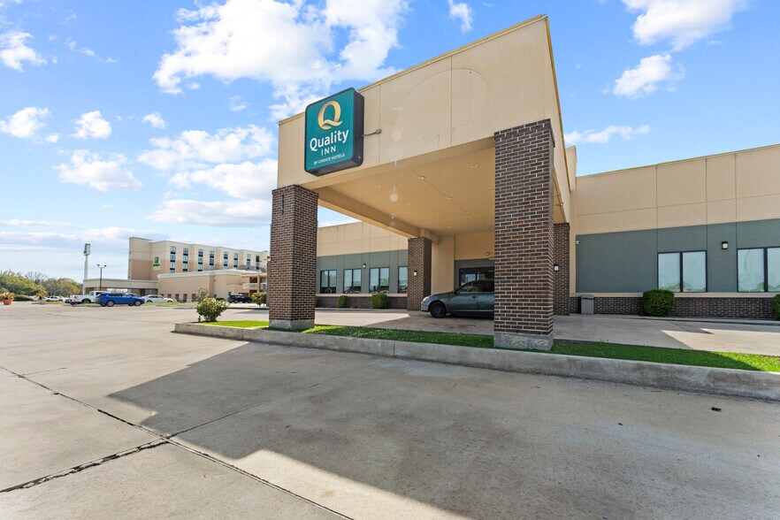 More Photos Of 9970 Airline Hwy, Baton Rouge Hotel For Sale