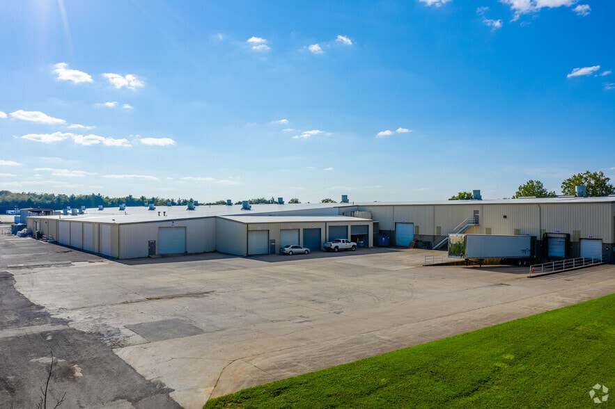 More Photos Of 880 Butler Dr, Murfreesboro Warehouse For Lease