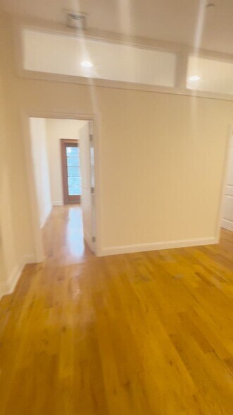 More Photos Of 212 E 35th St, New York Apartments For Sale