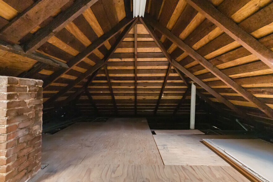 More Photos Of 102 Hamilton Pl, Oakland Multifamily For Sale