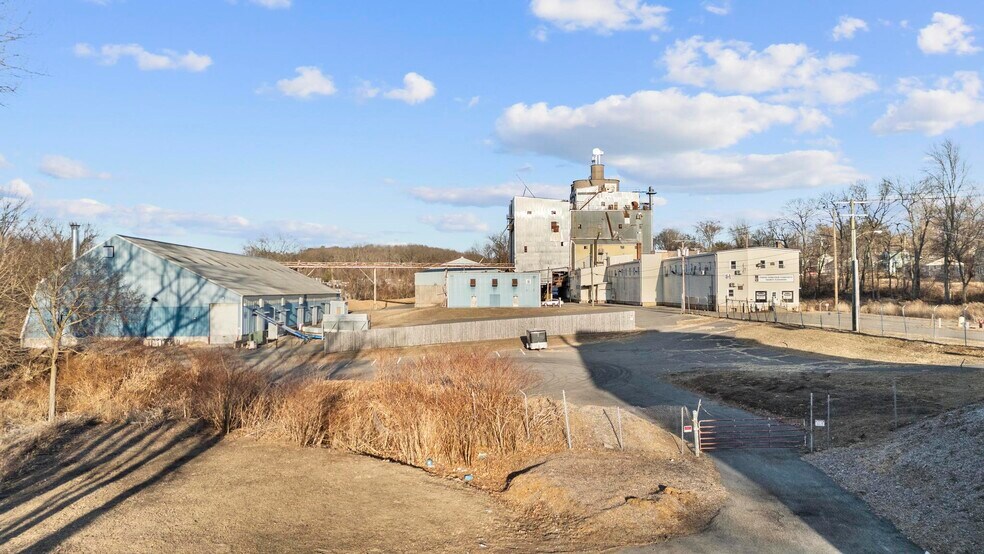 More Photos Of 46 Apel Pl, Manchester Warehouse For Sale