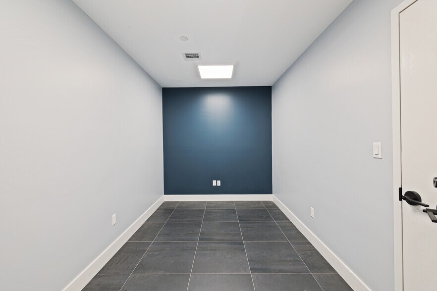 More Photos Of 1 N Madison Ave, Spring Valley Office For Lease