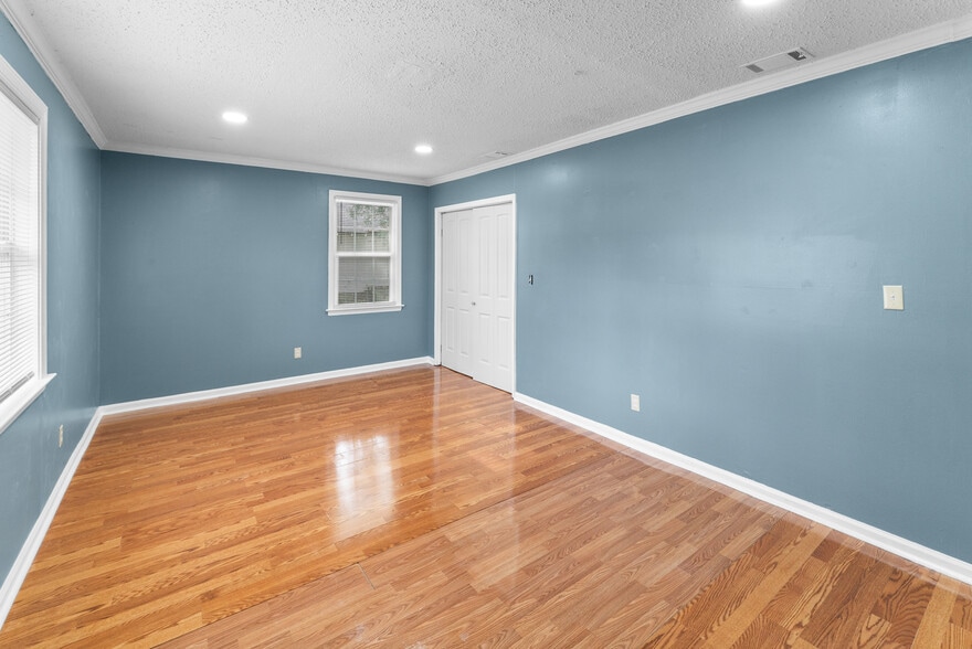 More Photos Of 2605 US Highway 80 W, Savannah Office For Sale