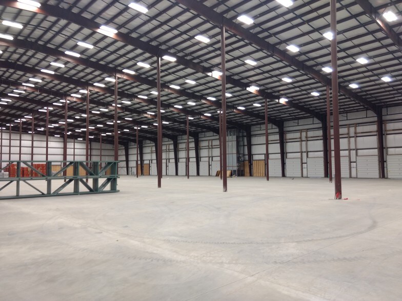 More Photos Of 105 Bracken Rd, Montgomery Warehouse For Lease