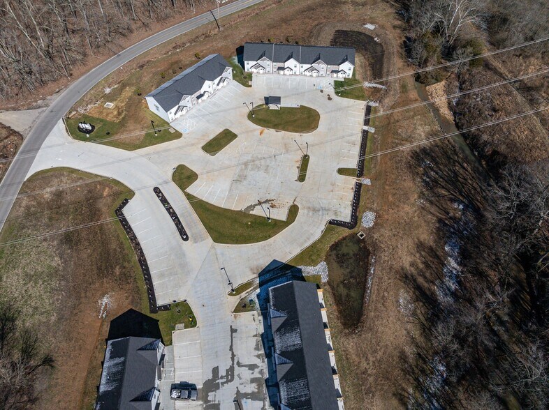 More Photos Of 100 Henry Dr, Burns Apartments For Sale