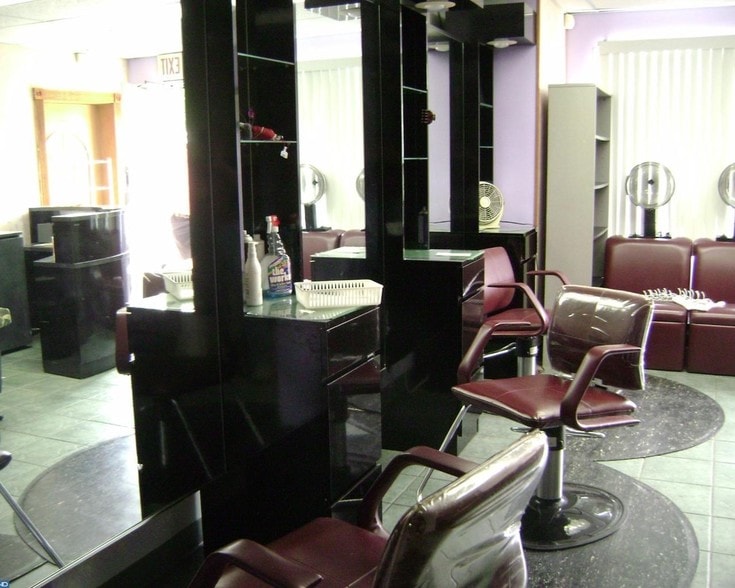 More Photos Of 20 Juliustown Rd, Browns Mills Storefront Retail Residential For Sale