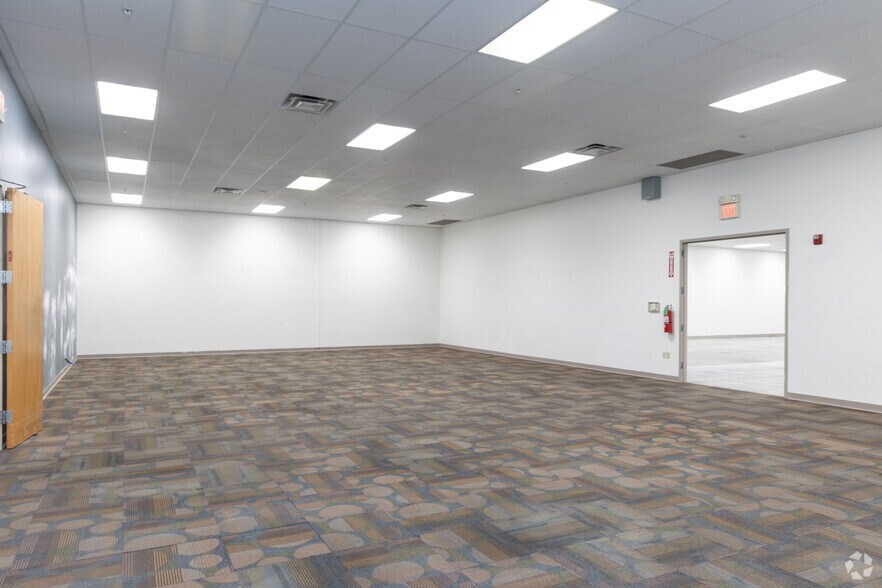 More Photos Of 21-31 Commerce Dr, O'Fallon Unknown For Lease