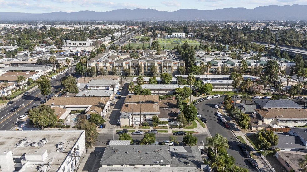 More Photos Of 6661 Wilkinson Ave, North Hollywood Apartments For Sale