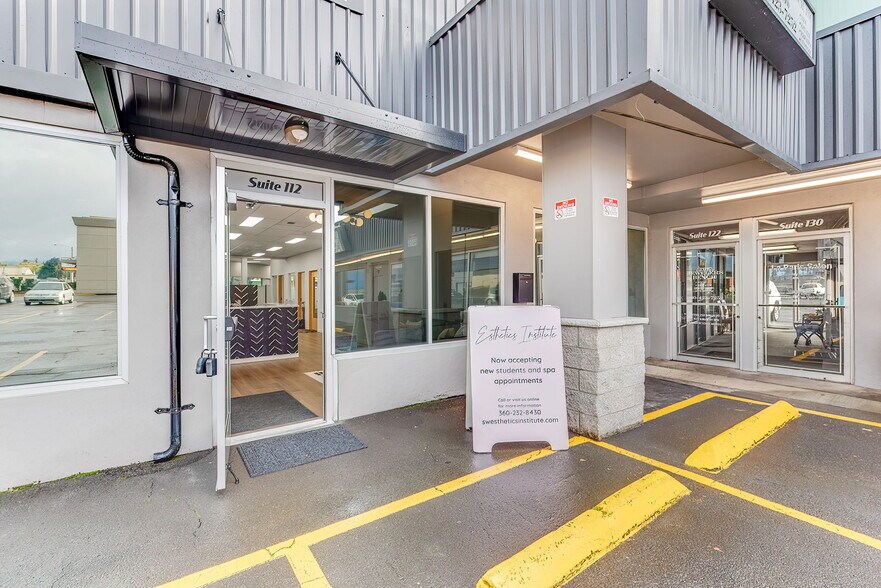 Primary Photo Of 711 Vandercook Way, Longview Storefront For Lease