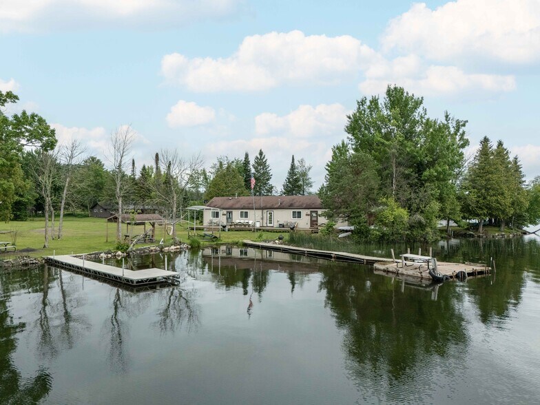 More Photos Of 229 E Lake Emily Rd, Crystal Falls Trailer Camper Park For Sale