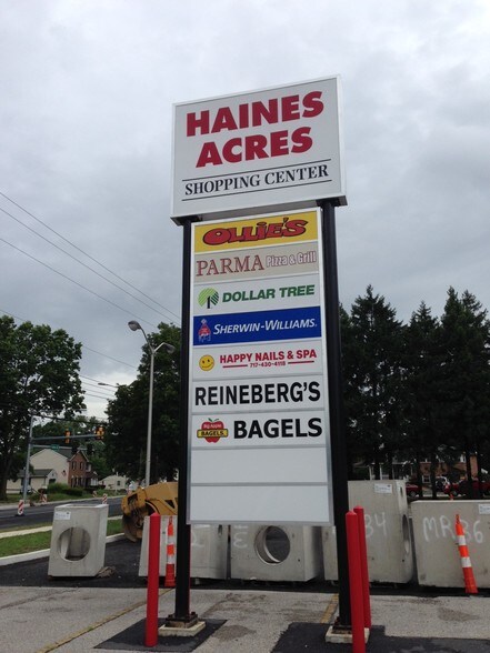 More Photos Of 1001-1081 Haines Rd, York Bank For Lease