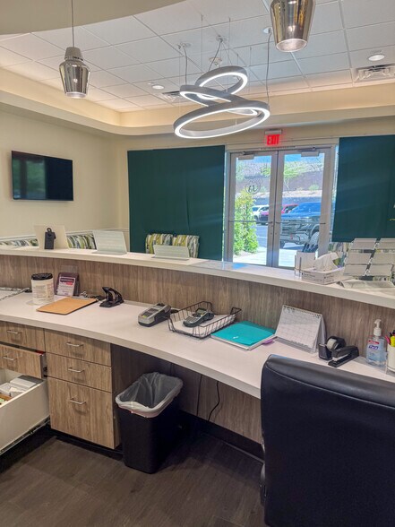 More Photos Of 2950 W Horizon Ridge Pky, Henderson Office For Sale