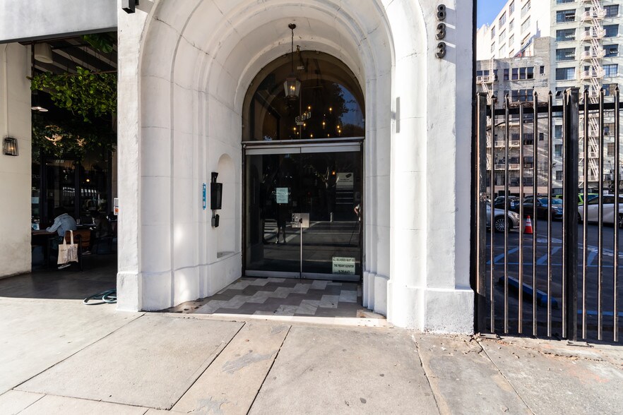 More Photos Of 833 S Spring St, Los Angeles Loft Creative Space For Lease