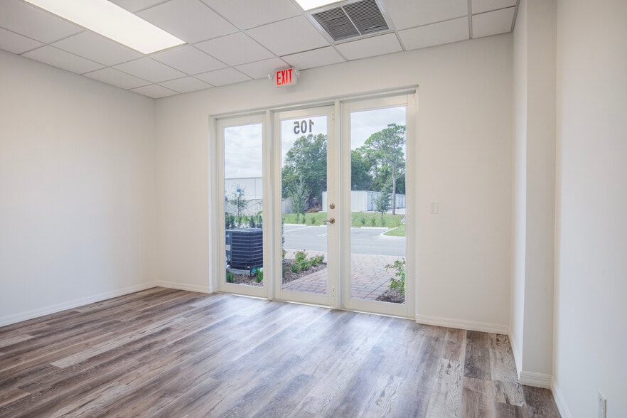 More Photos Of 460 NW Stadium Blvd, Port Saint Lucie Light Distribution For Lease