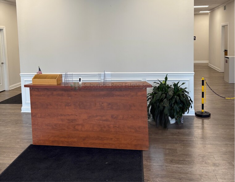 More Photos Of 93 Caterpillar Dr, Joliet Office For Sale