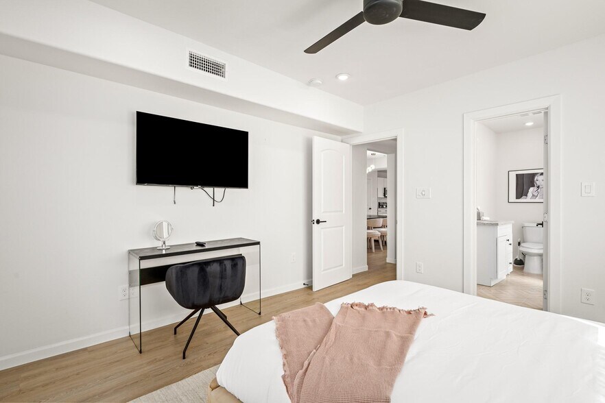 More Photos Of , Houston Multifamily For Sale