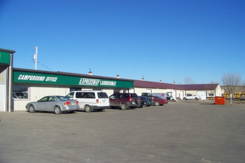More Photos Of 717 27th St SE, Minot Flex For Lease