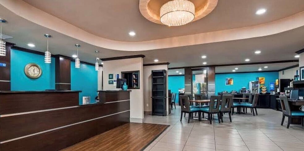 Primary Photo Of 889 W Bay Area Blvd, Webster Hotel For Sale