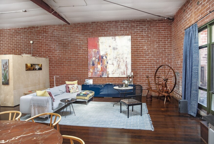 More Photos Of 2886-2888 E Walnut St, Pasadena Service For Sale