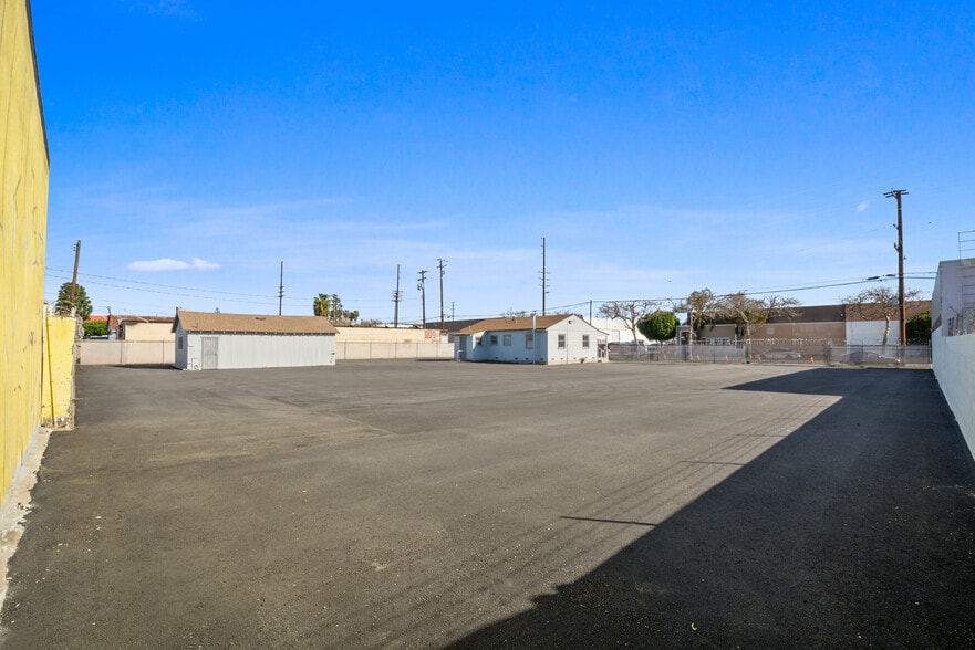 More Photos Of 402 N Sullivan St, Santa Ana Contractor Storage Yard For Lease
