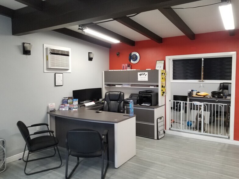 More Photos Of 29753-29757 Bouquet Canyon Rd, Santa Clarita Auto Dealership For Lease