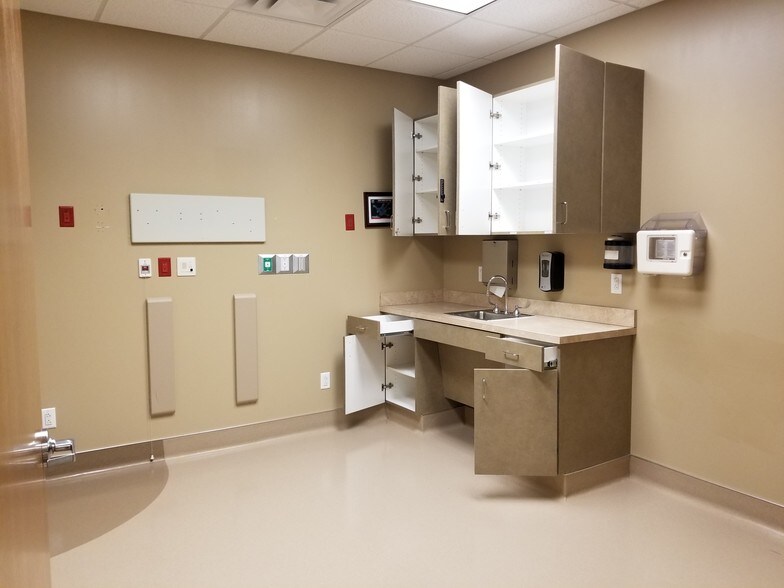 More Photos Of 2158 Northpark Dr, Kingwood Medical For Sale