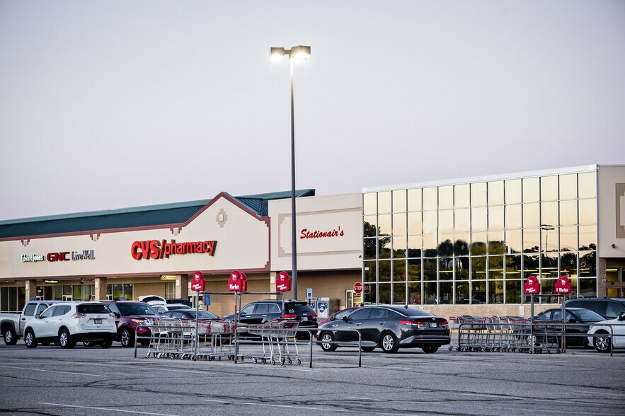 More Photos Of 1200-1252 N Nappanee St, Elkhart General Retail For Sale