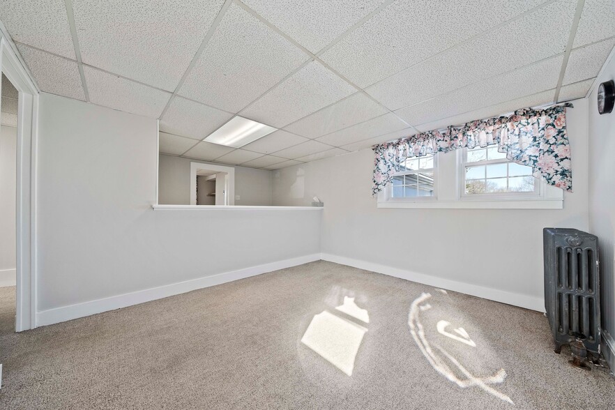 More Photos Of 17 North Ave, Rockland Apartments For Sale