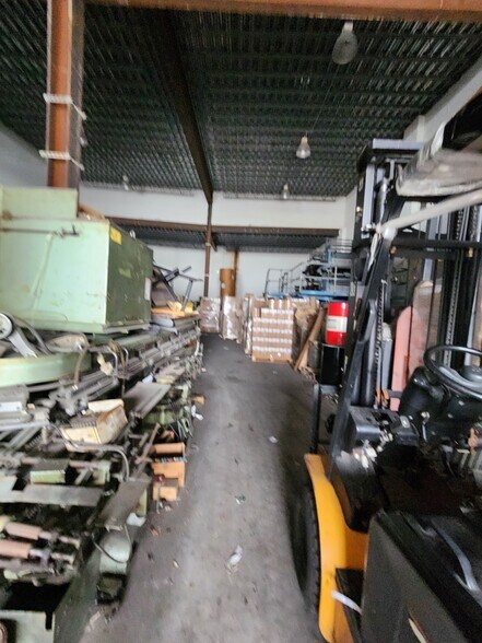 More Photos Of 897 E 51st St, Brooklyn Warehouse For Sale