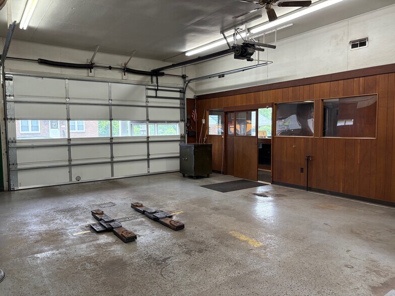 More Photos Of 6712 Main St, Martins Creek Service Station For Sale