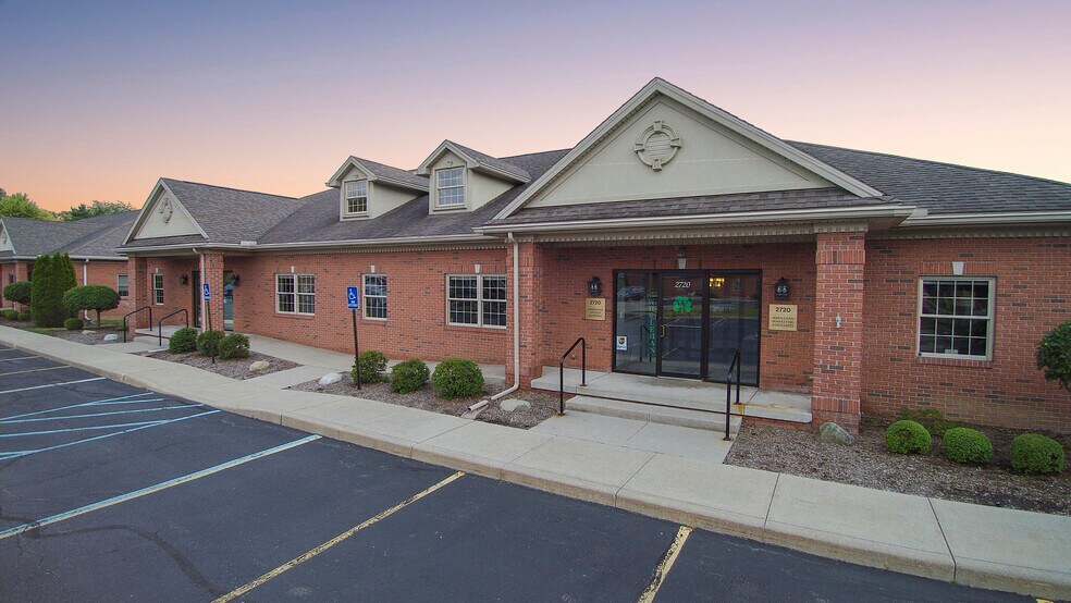 More Photos Of 2720 Centennial Rd, Toledo Office For Sale