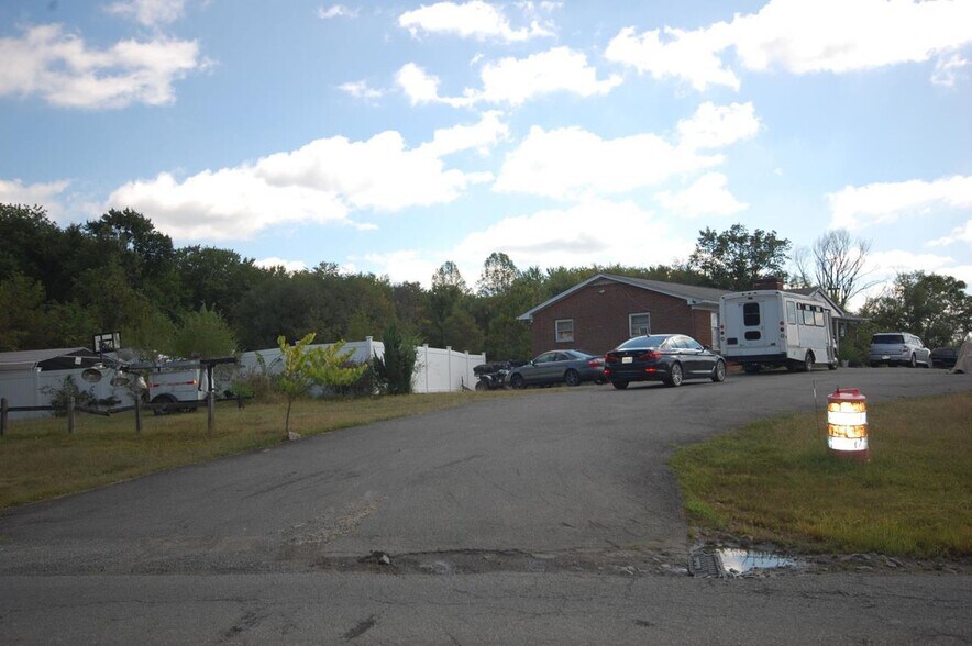 More Photos Of 13387 Elk Run Rd, Bealeton Auto Dealership For Sale