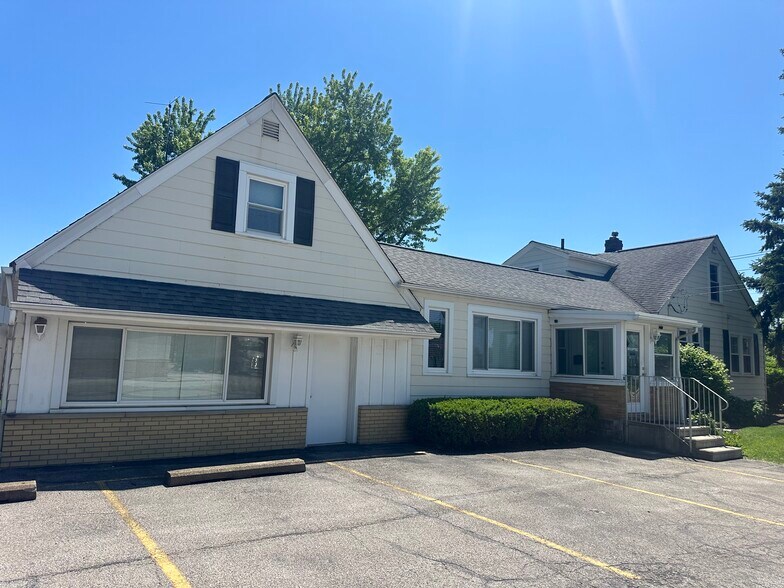 Primary Photo Of 36403 Vine St, Willoughby Office For Sale
