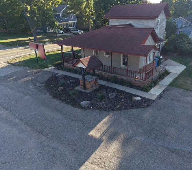 More Photos Of 620 W Commerce Rd, Commerce Township Medical For Sale