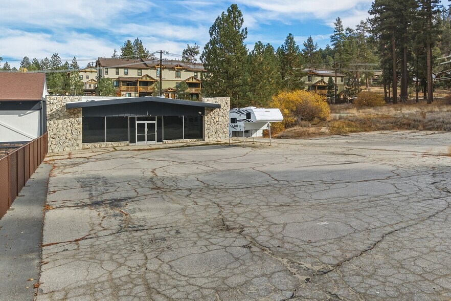 More Photos Of 735 Stocker Rd, Big Bear Lake Storefront Retail Office For Sale