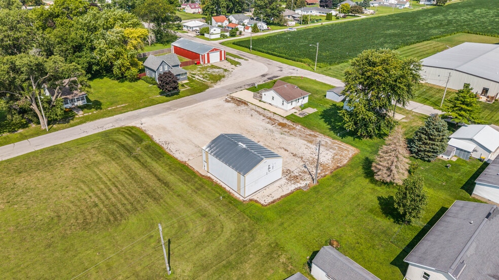 More Photos Of 1626 Dearborn St, Ellsworth Industrial For Sale