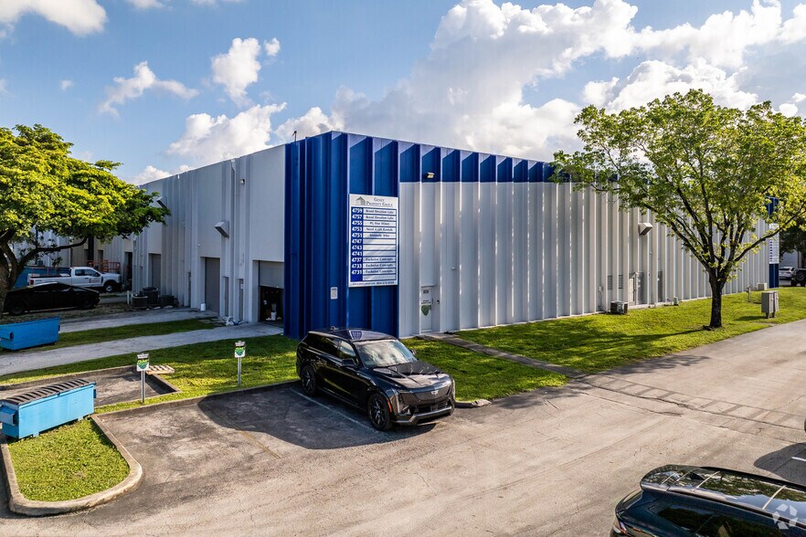 Primary Photo Of 4701-4759 SW 51 St, Davie Warehouse For Lease