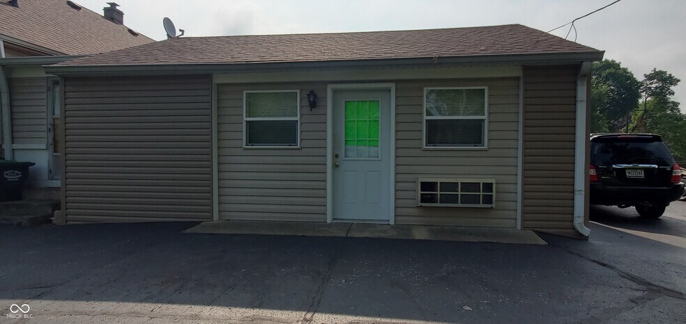 More Photos Of 530 S Us-31, Greenwood Office Residential For Sale